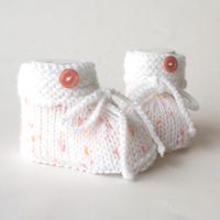 NEU Babyschuhe gestrickt Strickschuhe Baby 0-3 Monate Sachsen - Reinhardtsdorf-Schöna Vorschau