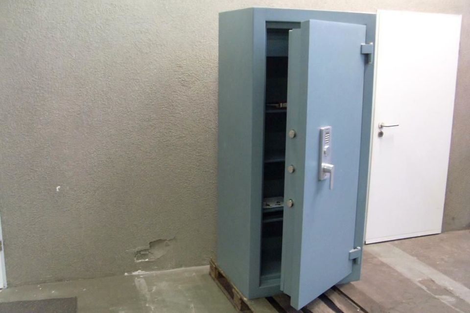 Tresor Grad VDS 1 2 3 4 B, Lieferservice Wertschutzschrank Safe 7 in Frankfurt am Main