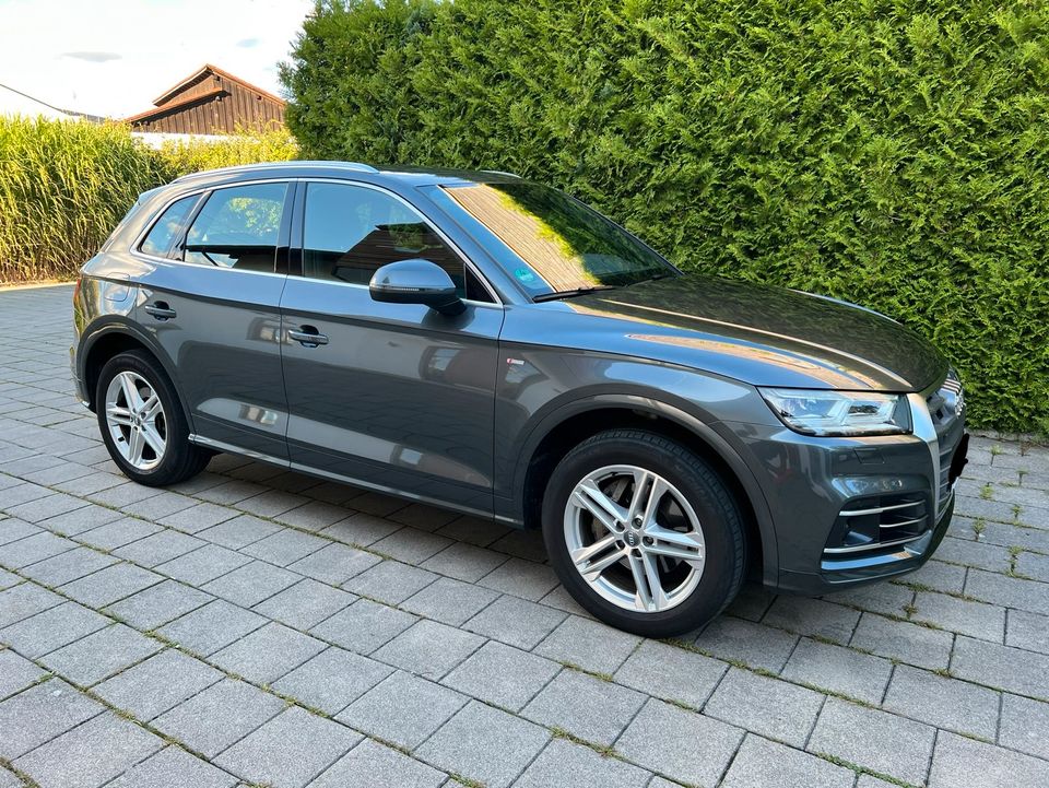 Audi Q5 2.0 TDI Quattro S tronic sport S line in Schöllnach