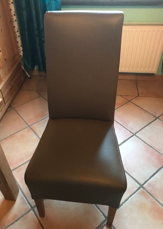 Tisch mit Stühlen in Sonsbeck