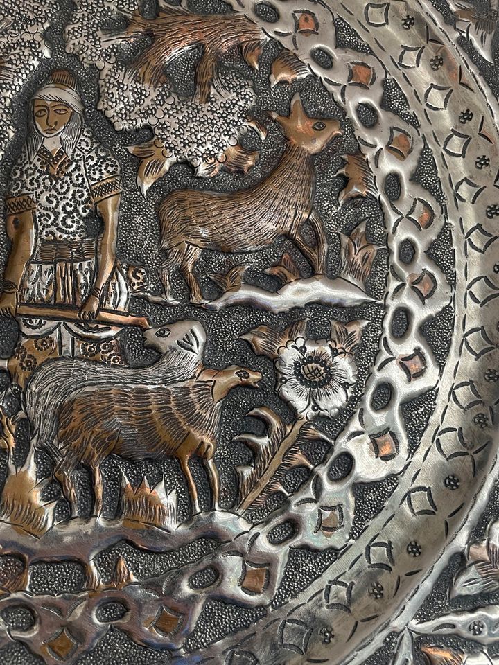Antik persischer Kupferteller Tablett islamische Kunst Iran in Erlensee