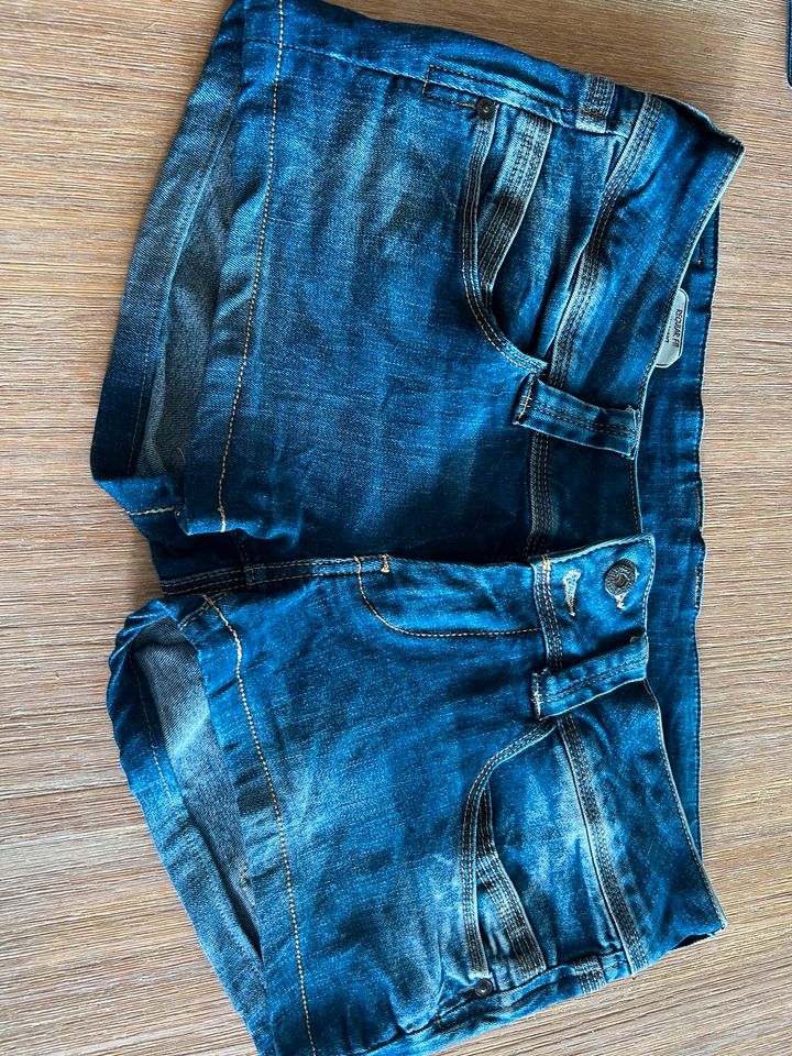 Pepe Jeans Short Größe 40 in Merzig