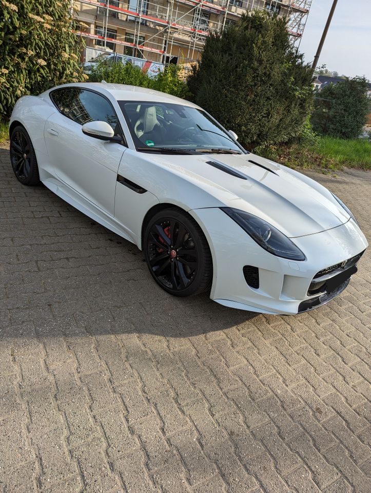 Jaguar F-Type 5.0 L V8 R Kompressor Coupe Automatik in Brühl