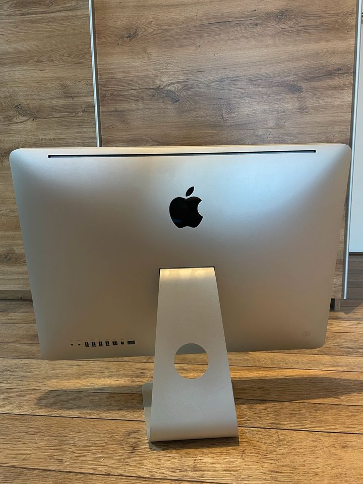 iMac (21.5 Zoll, Mitte 2010) in Linkenheim-Hochstetten