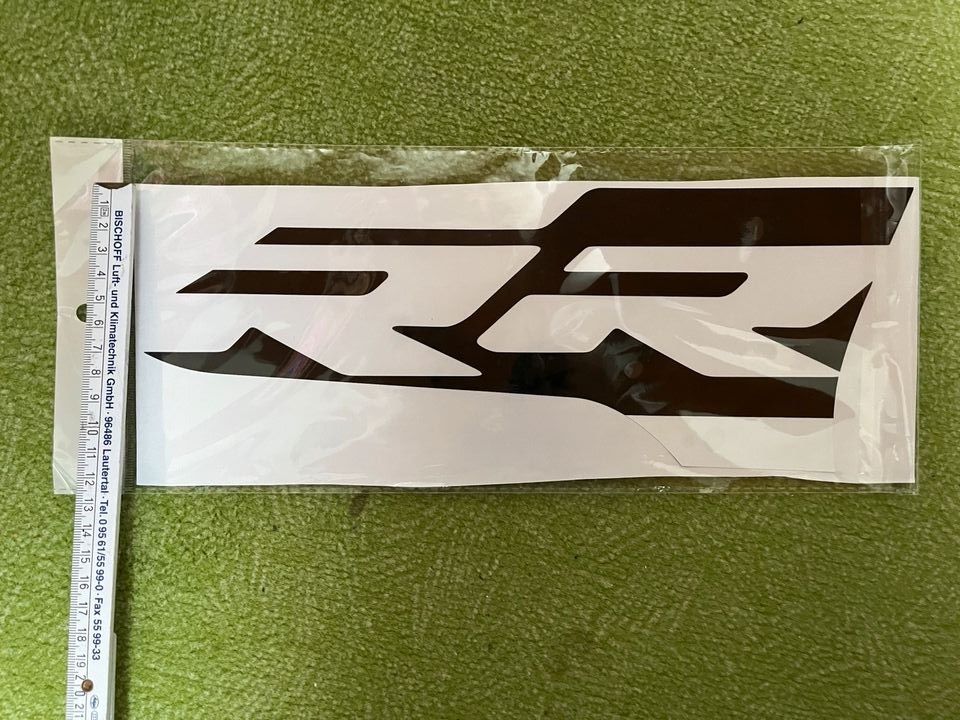 BMW S1000RR RR Kanzel Aufklebet Logo in Satteldorf