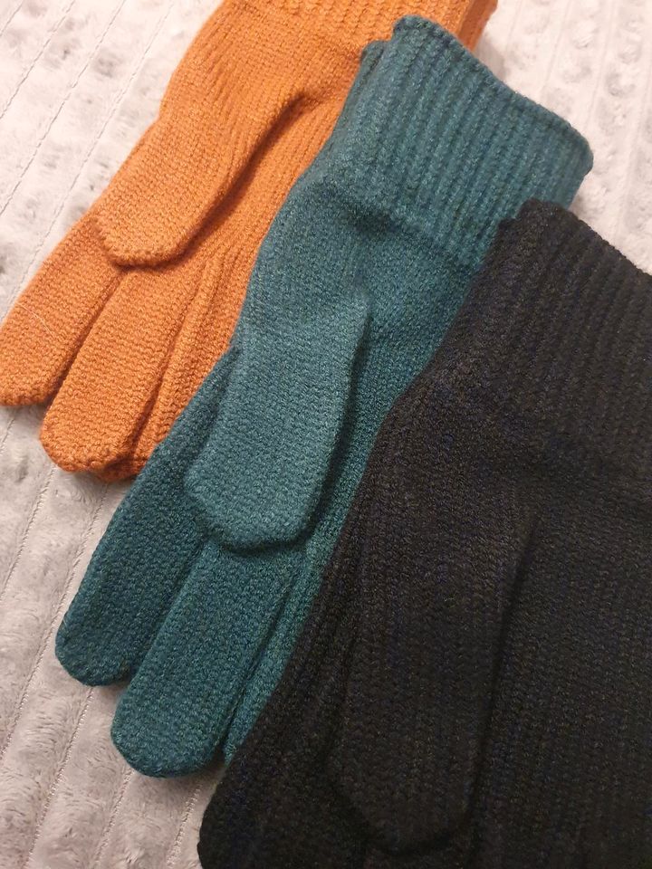 ♥️ Handschuhe Carhartt Logo verschiedene Farben S/M in Magdeburg