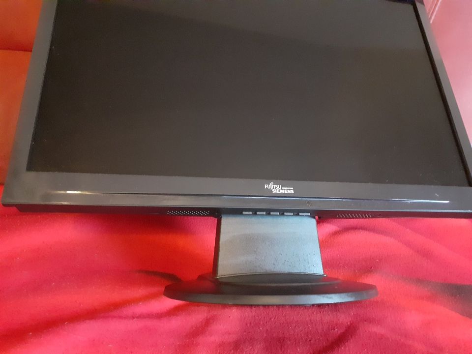 FUJiTSU SIEMENS 22 Zoll Monitor in Buchholz in der Nordheide