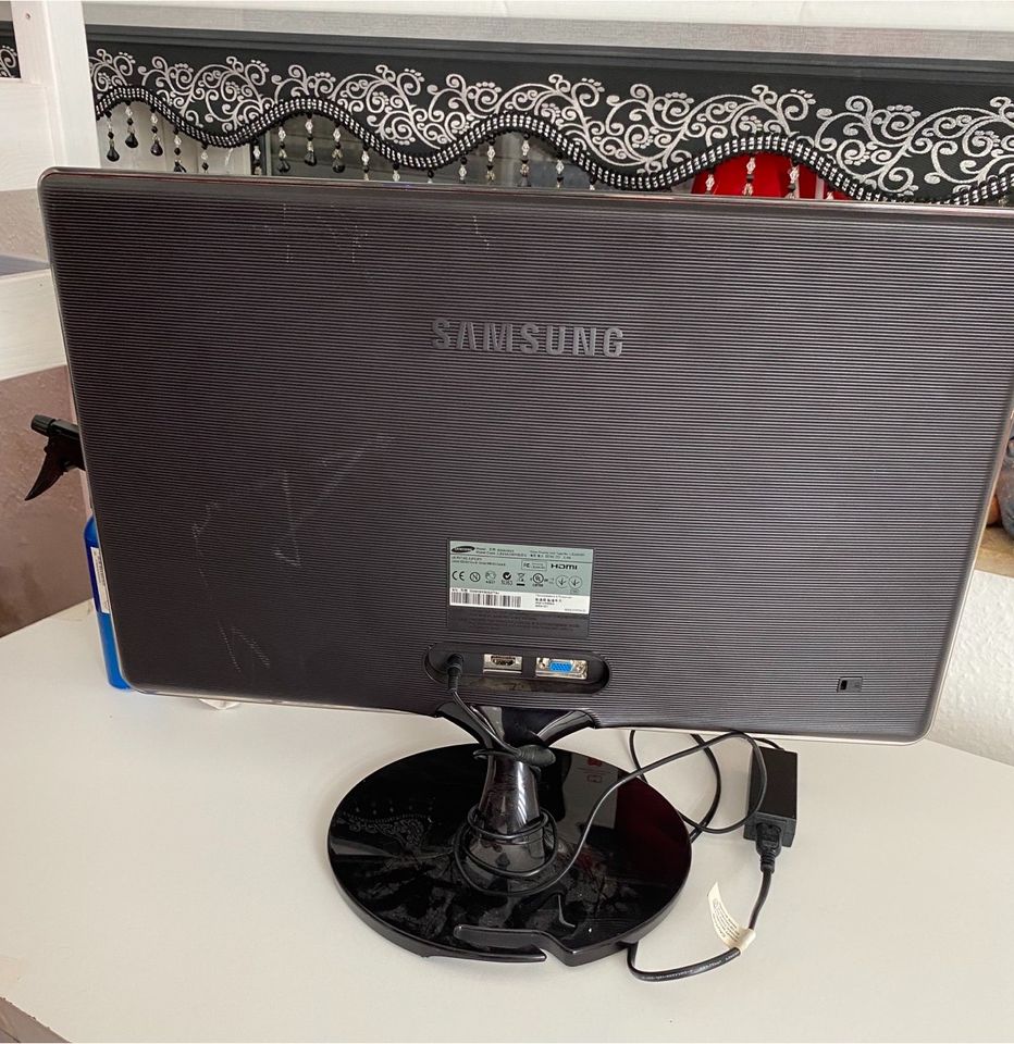 Samsung Smart Monitor 24 Zoll in Düsseldorf