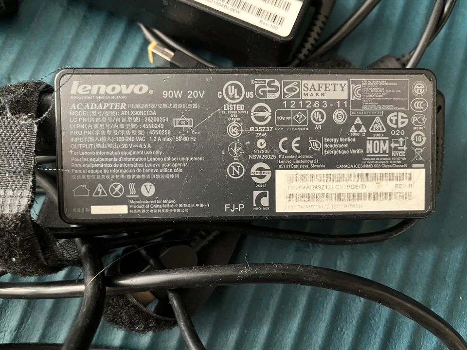 18 Lenovo Netzteile 8x3,25A - 8x2,25A - 2x4,5A in München