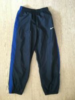 Nike: Dunkelblaue Trainingshose Gr  10 - 12 yrs, 137 -147 cm Wandsbek - Hamburg Bergstedt Vorschau