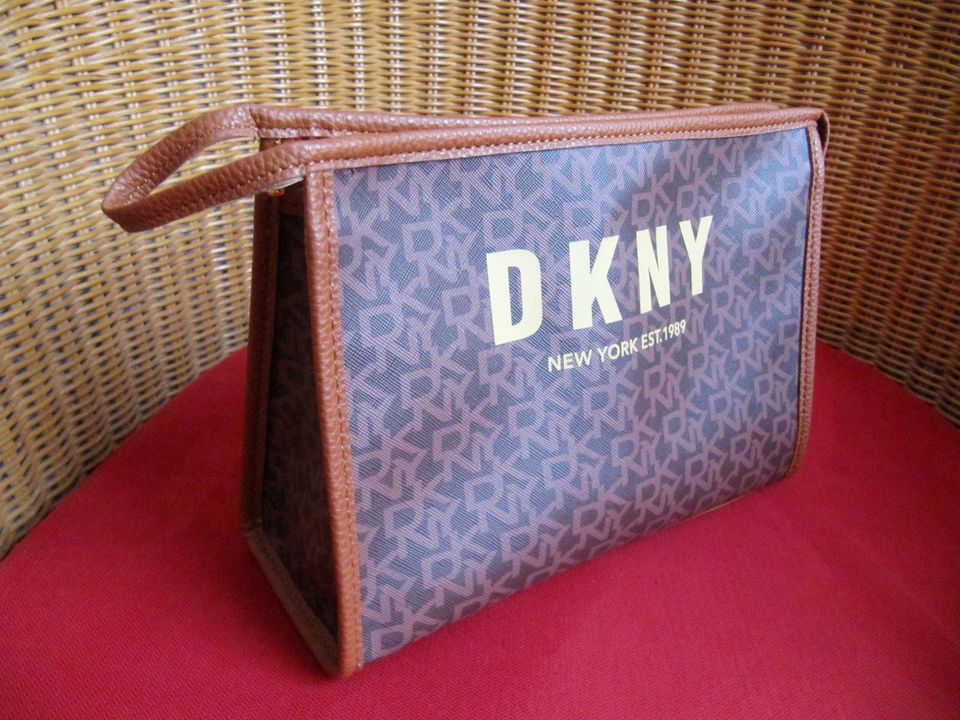 DKNY KOSMETIKTASCHE KULTURBEUTEL NEU !!!! in Gelsenkirchen