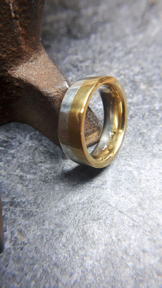 Handgeschmiedeter Ring 900er Gelbgold 925er Silber Unikat NEU in Altlandsberg