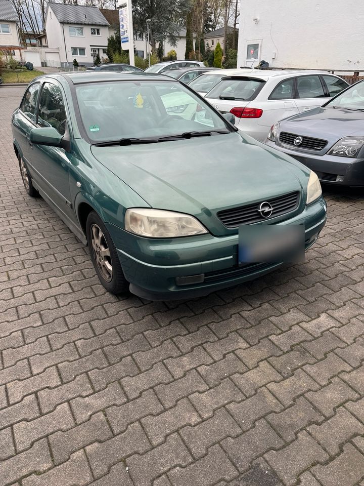 Opel Astra 1,8 selection in Siegburg