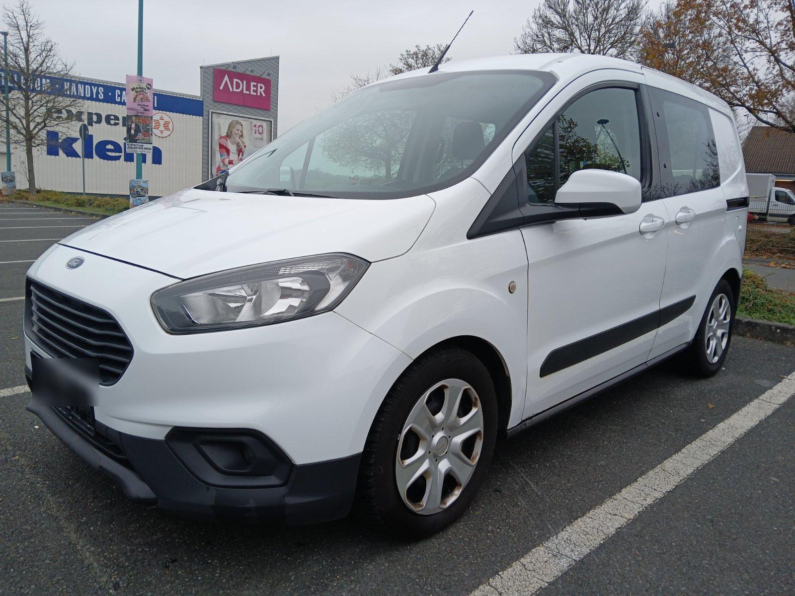 Abbildung des Autos Ford Transit Courier 1.5…