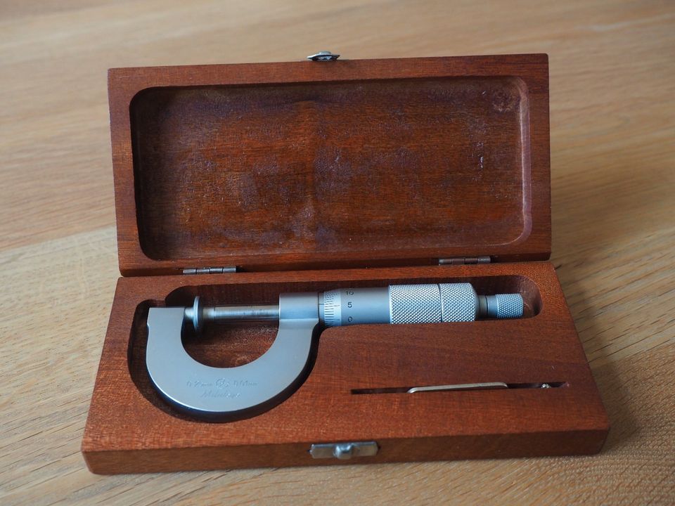 Mitutoyo Bügelmessschraube 0-25 mm 0,01mm Mikrometer in Bremen