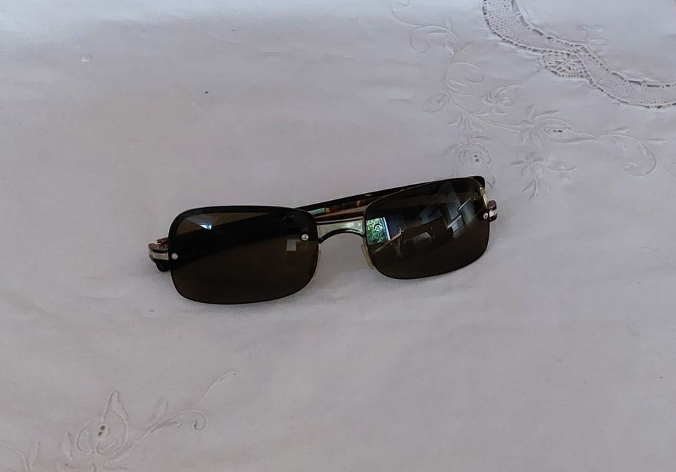 Original PRADA Sonnenbrille Modell 11B 56 2AP-3N1 mit Etui in Geldern