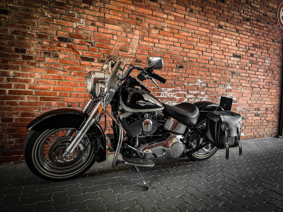 Harley Davidson Heritage Softail Classic Twincam schwarz in Hamburg