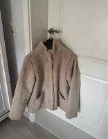 Flauschige-Teddybärjacke Brandenburg - Rathenow Vorschau