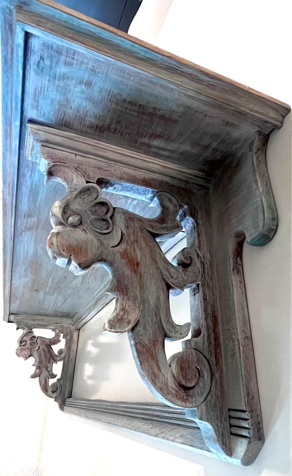 Antik Handgeschnitzte Holz Regal in Donzdorf