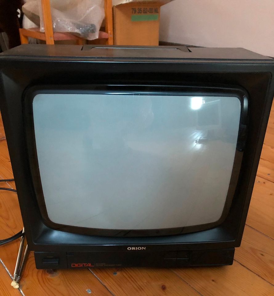 Tragbarer Fernseher ORION aus 1998 für Sammler in Weyhe