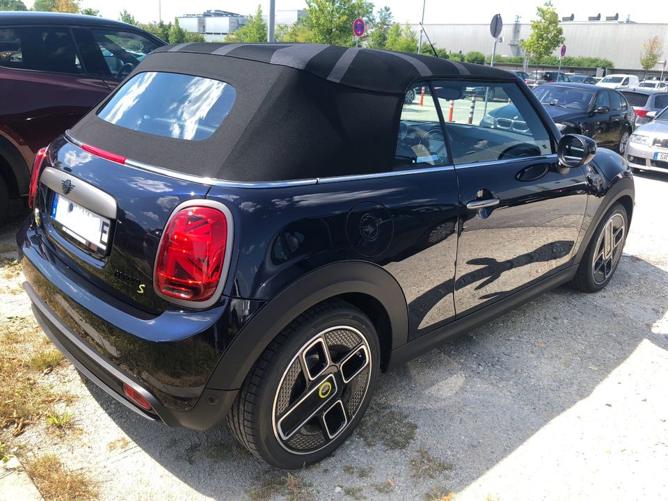 Mini Cooper SE Cabrio Limitiert 1 von 999 vollelektrisch, 88 km in Salching