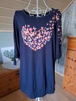 Longshirt blau bunt Herz Schmetterlinge Gr. 36/38 Hessen - Kassel Vorschau