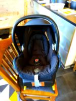 Maxi-cosi  Cabriofix  Babyschale und Isofix Baden-Württemberg - Lenzkirch Vorschau