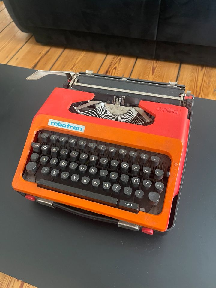 Schreibmaschine aus der DDR ROBOTRON S 1001 Zella-Mehlis in Berlin