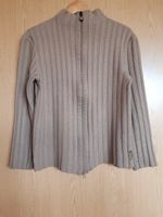 Pullover von Armani Gr. M Olivenfarbe Made in Italy Düsseldorf - Heerdt Vorschau