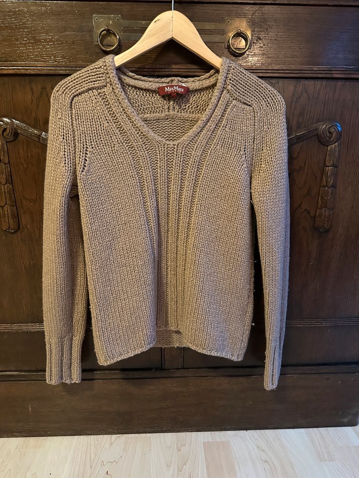 Edler kuscheliger Max Mara Wollpullover S in Berlin