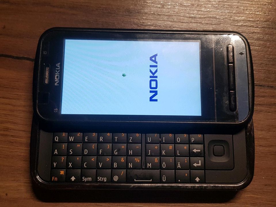 Nokia Handy, mit Netzteil, Akku, als Ersatzteilspender abzugeben. in Bönen