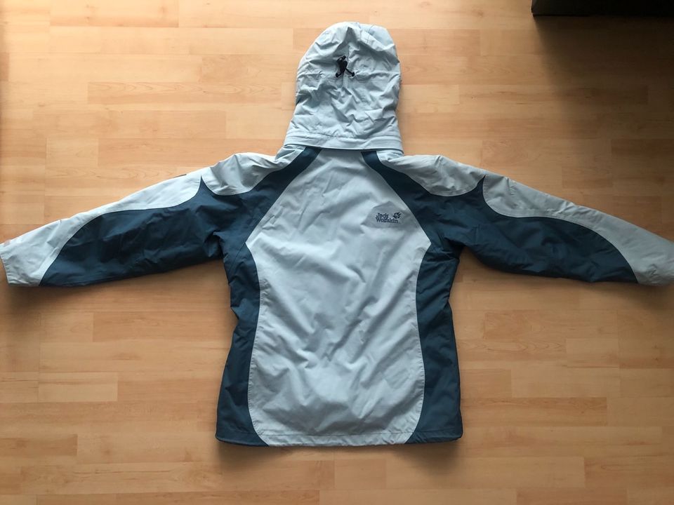 Neuwertige Damenjacke Jack Wolfskin (Größe M/40) in Rednitzhembach