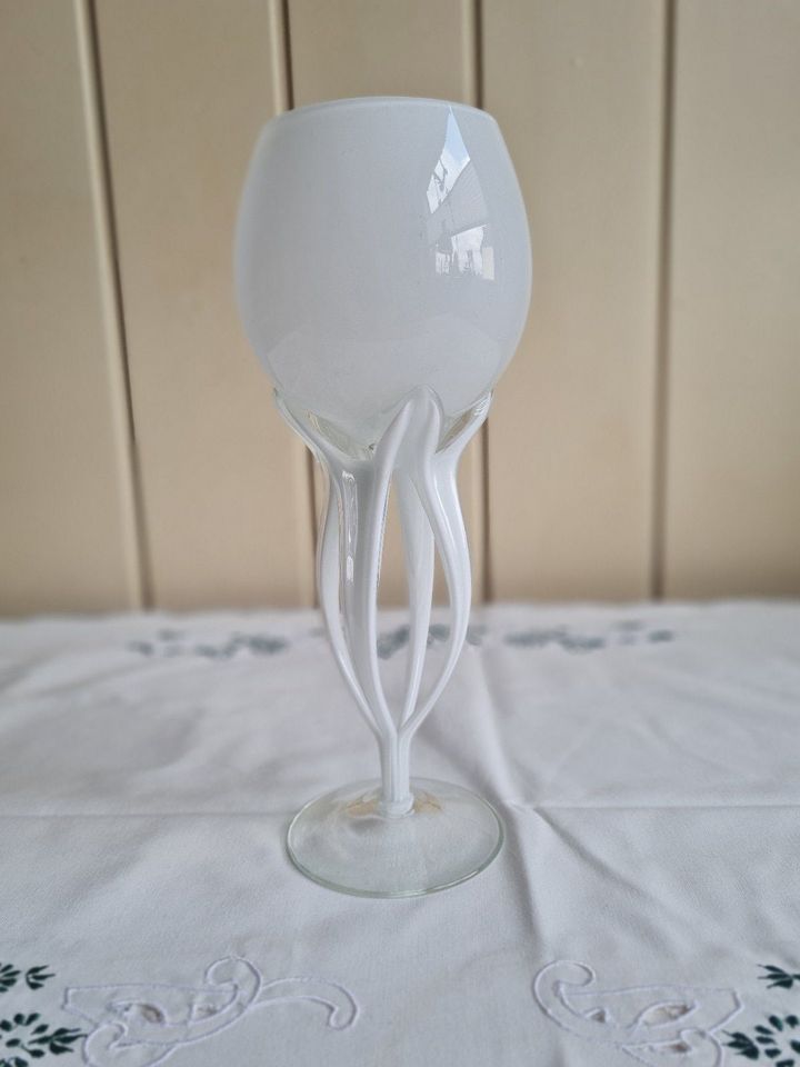 Glas Vase weiß in Kerpen