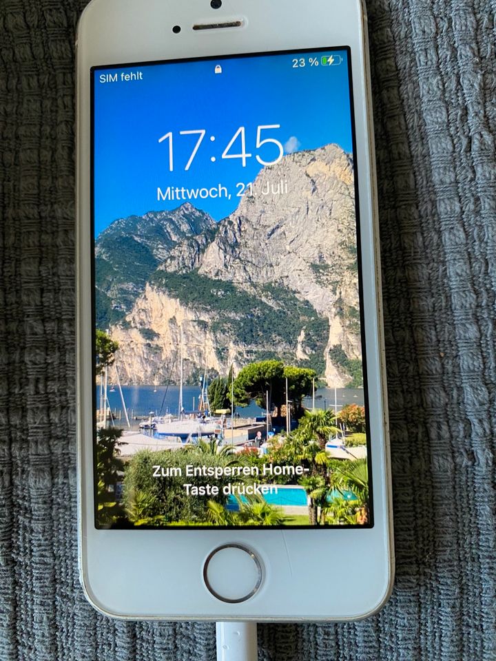 iPhone SE (2016) silver 64 GB in Bayern - Grafing bei München | Apple iPhone  gebraucht kaufen | eBay Kleinanzeigen ist jetzt Kleinanzeigen
