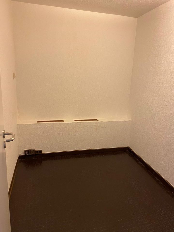 Praxis-/Büroräume auf ca. 110 m² mit separatem Eingang zu vermieten in Oberhausen