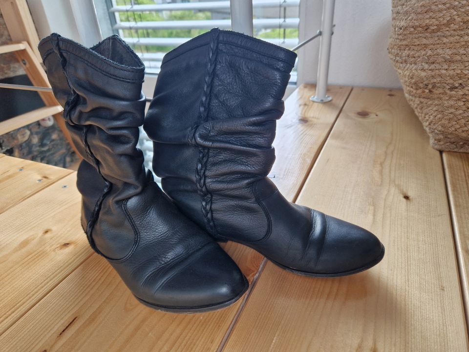Monshow schwarze Lederstiefel Gr. 38 Boots Cowboy in Aachen