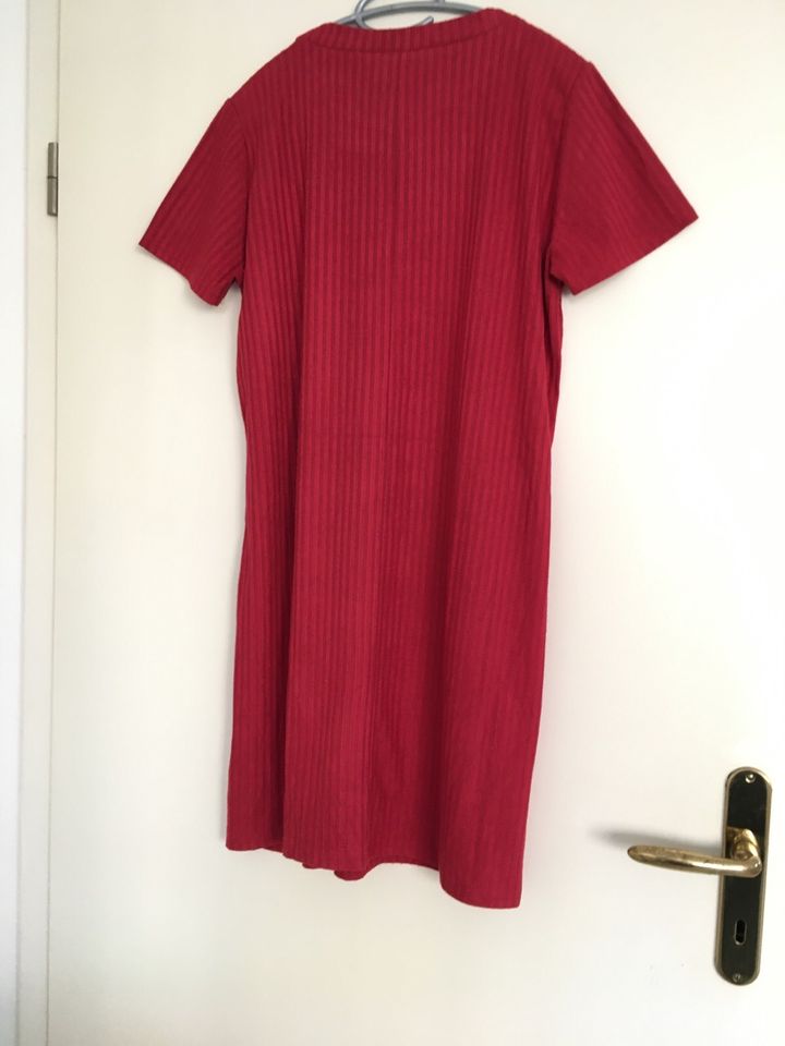 Zara Kleid Kofferkleid Stretch rot in Leipzig