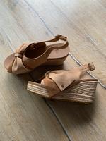 Ugg keilsandale wedges schuhe 36 braun Hessen - Zwingenberg Vorschau