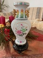 Wertvolle chinesische Vase Porzellan auf Podest aus Nachlass Bayern - Hinterschmiding Vorschau