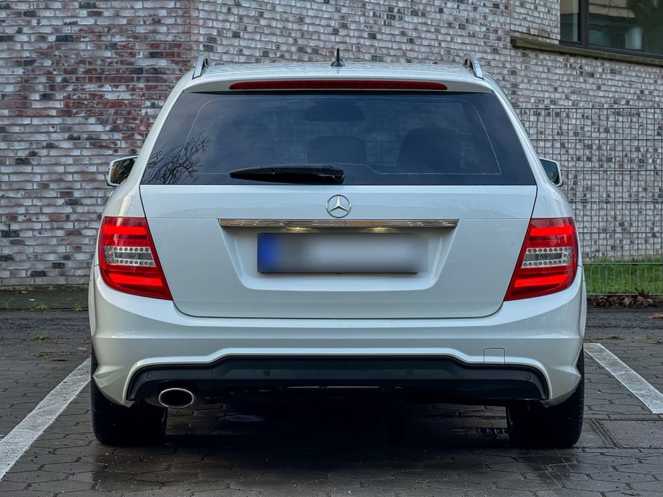 Mercedes-Benz C 250 T CDI AMG Sport Edition *Leder* Bi-Xe TÜV NEU in Hamburg