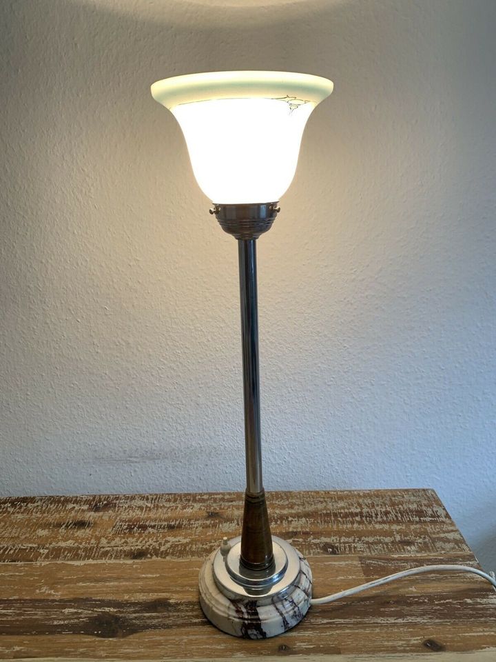 Art Deco Lampe mit Marmor Fuß um 1920 in München