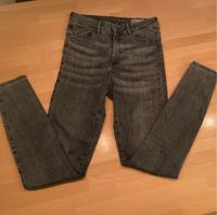 Neuwertige  Vero Moda Jeans Gr. S/34High Rise Skinny Nordrhein-Westfalen - Steinhagen Vorschau