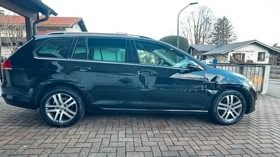 Volkswagen Golf VII Variant Lounge*1.6TDI *NAVI*KLIMA*SHZ* in Raubling