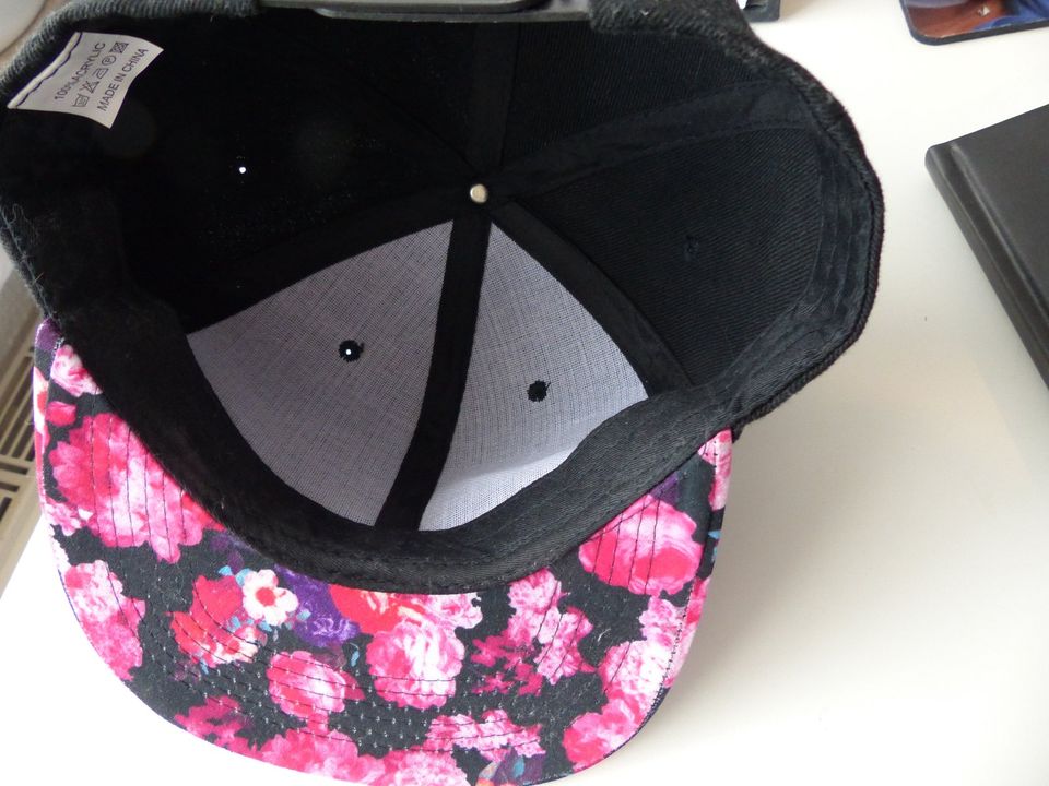 Snapback Cappi Mütze Rosen pink schwarz Cap hip hop in Dortmund