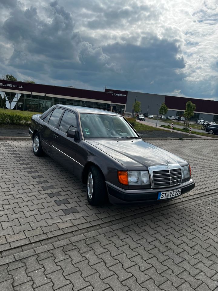 Mercedes W124 E200 in Nordwalde