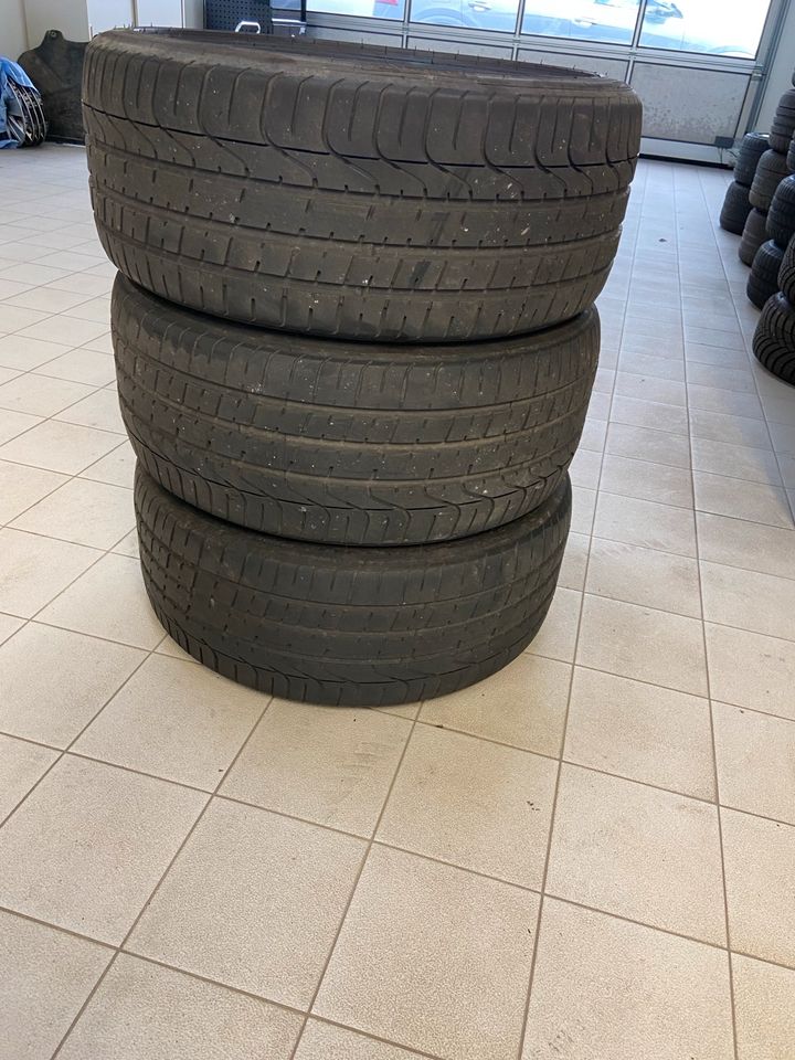 Sommerreifen Pirelli 255 35 R20 P Zero in Brahmenau