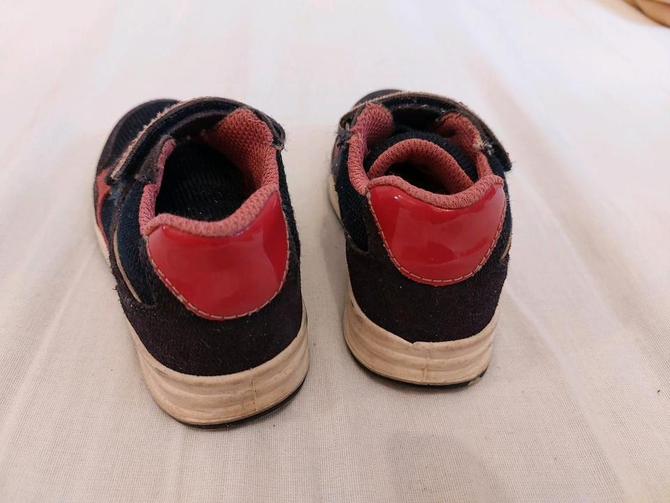 Klettschuhe Halbschuhe Sneaker Mädchen Elefanten Größe 25 in Berlin