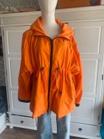 Burberry Jacke, Regenjacke orange Größe M Baden-Württemberg - Remshalden Vorschau