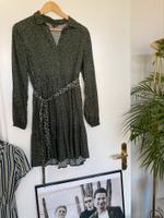 Clockhouse Leopard Kleid 36 Bluse Leopard grün schwarz S Niedersachsen - Weyhe Vorschau