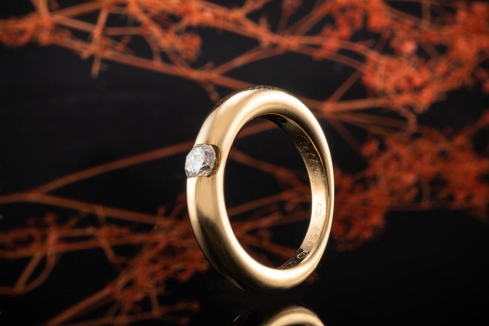 Cartier Ellipse Solitär Ring mit Diamant Brillant 0,25Ct Gelbgold in Wegberg